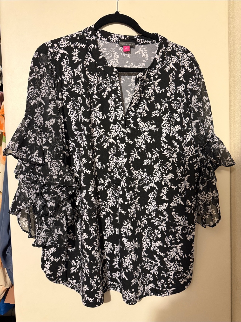 Vince Camuto Black and White Floral Ruffle-Sleeve Blouse